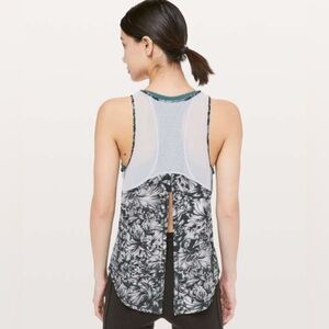 Lululemon Sculpt Tank Tie Back
Night Garden Ice Grey Black / Ice Grey